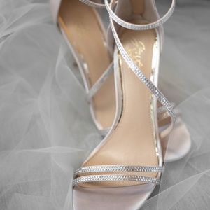 Jewel Badgley Mischka Gail size 8.5